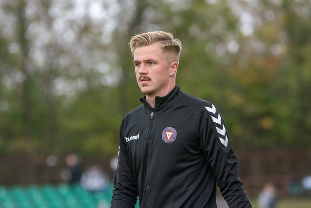 不仅仅靠一 不仅仅靠一